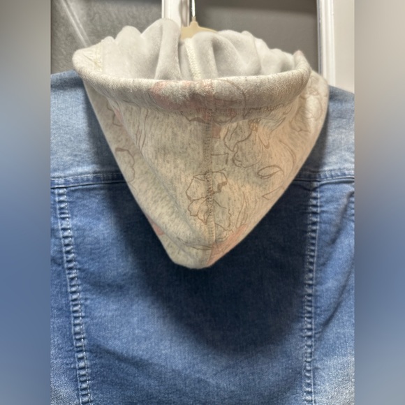 Wallflower Dreamer Knit-Sleeve Hooded Jean Jacket - Picture 10 of 11